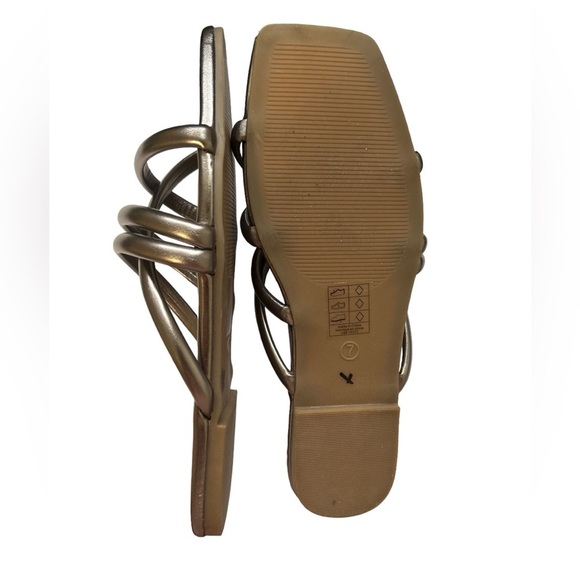 Joe Fresh Silver summer chic flats Size 7 - Picture 9 of 12